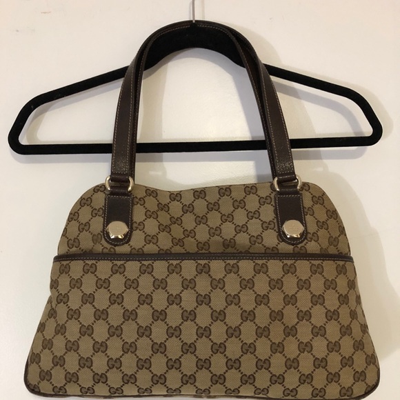 Gucci Handbags - Gucci Charmy shoulder bag